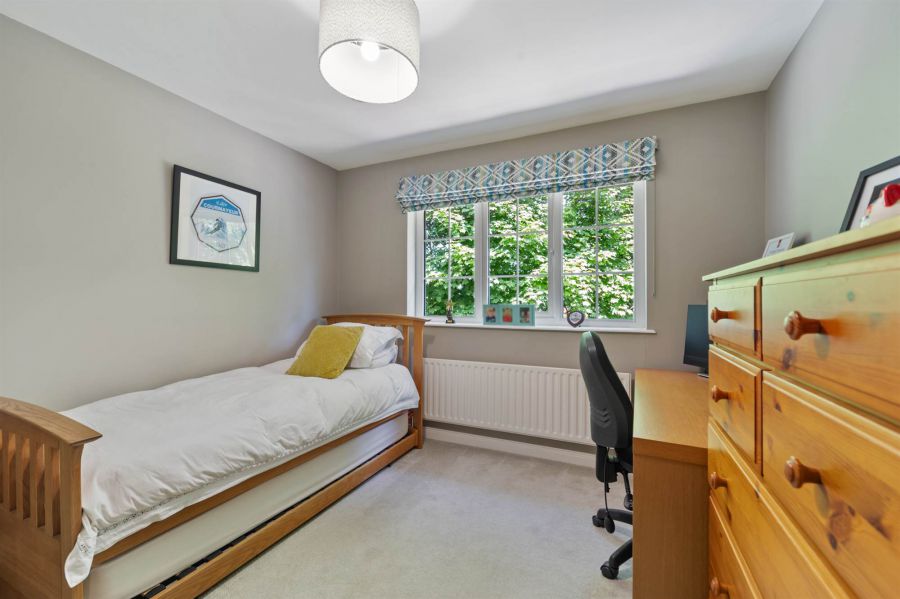 5 Campbell Chase