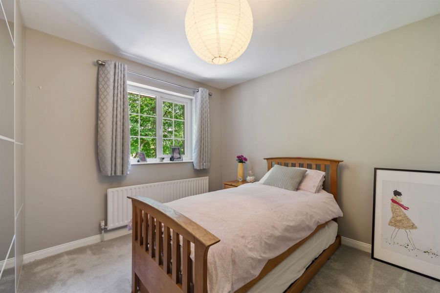5 Campbell Chase