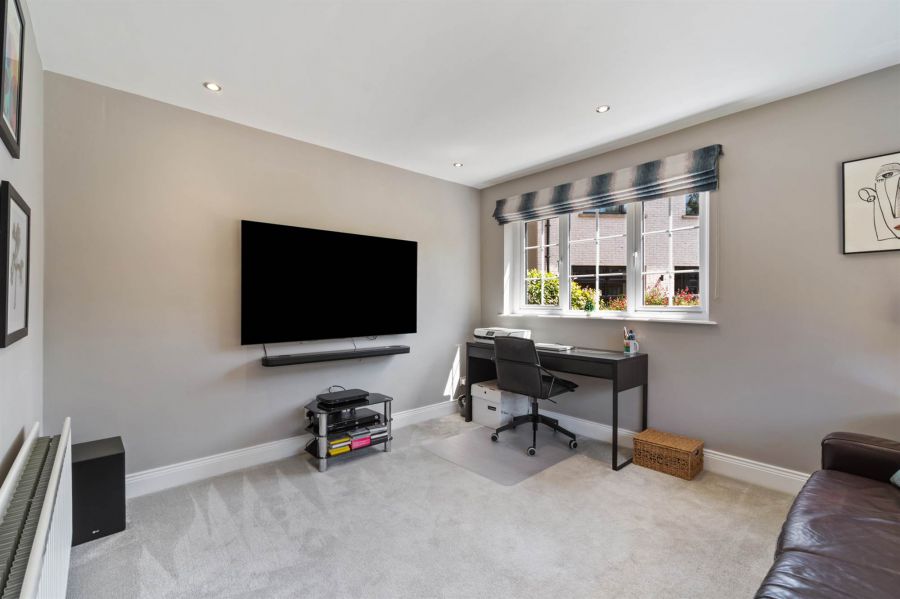5 Campbell Chase