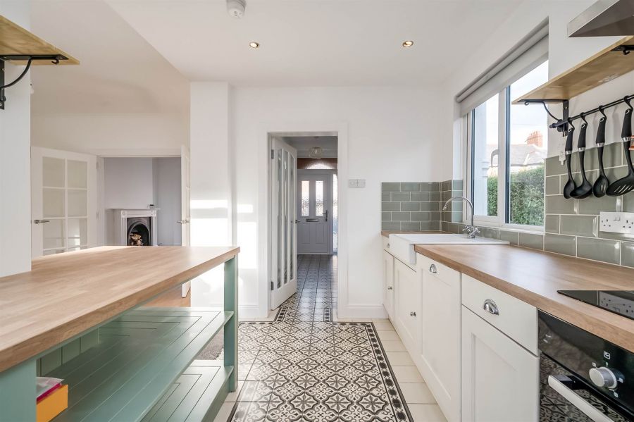 10 Bloomfield Gardens