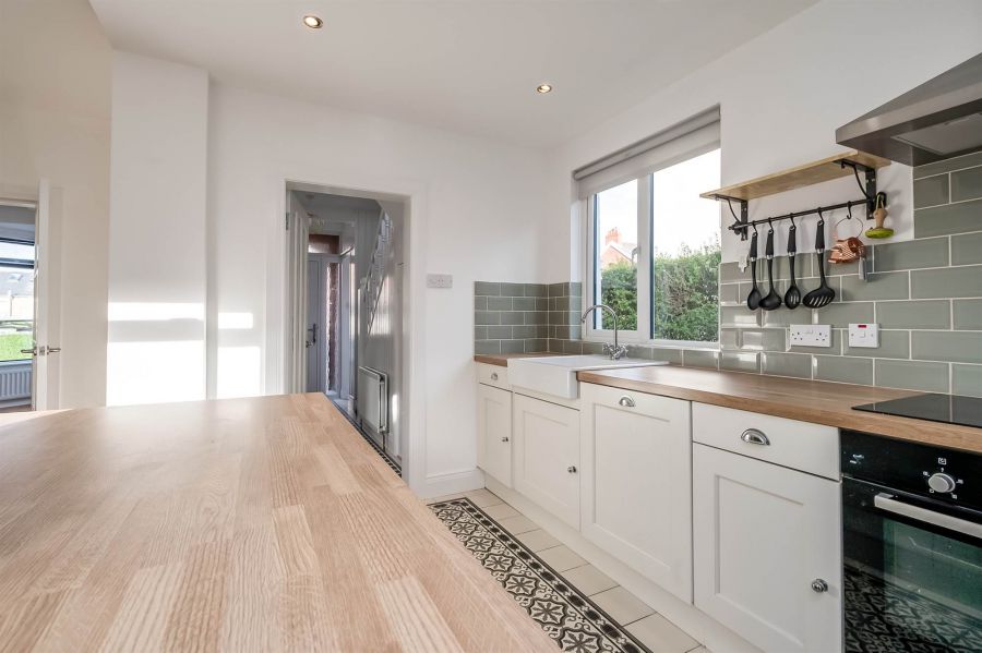 10 Bloomfield Gardens