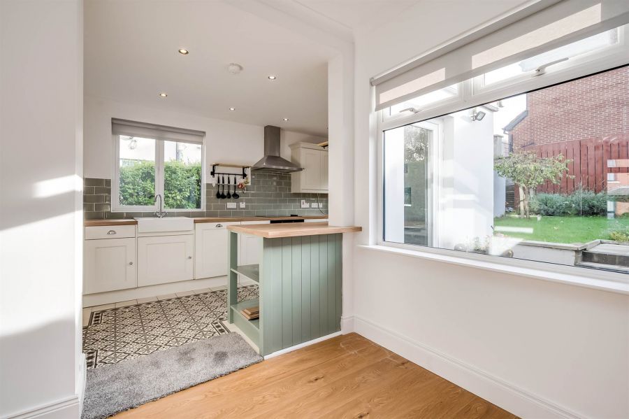 10 Bloomfield Gardens