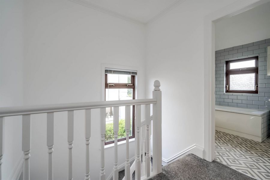 10 Bloomfield Gardens