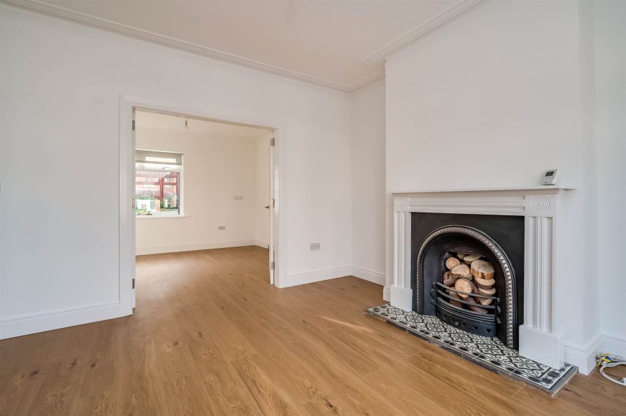 10 Bloomfield Gardens