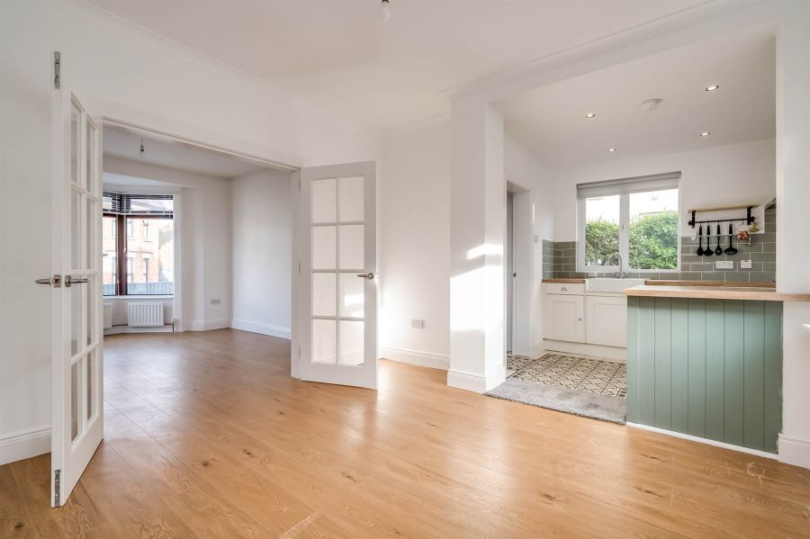 10 Bloomfield Gardens