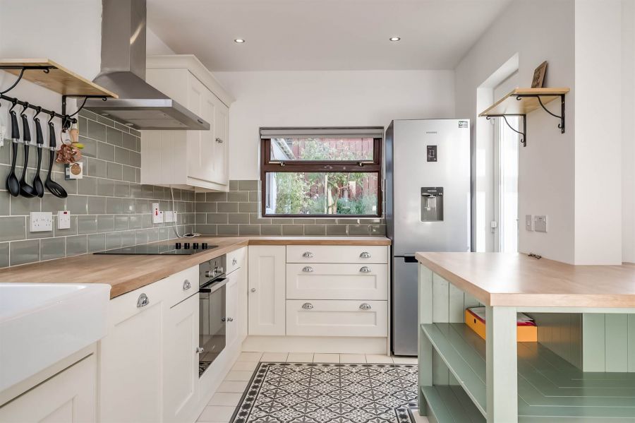 10 Bloomfield Gardens
