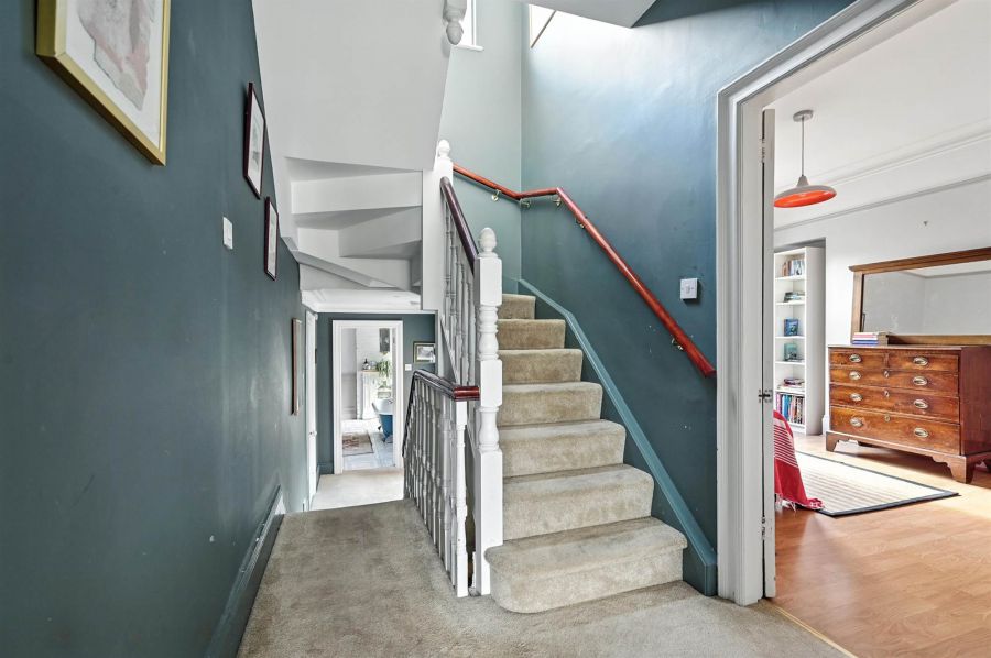 4 Ormiston Gardens