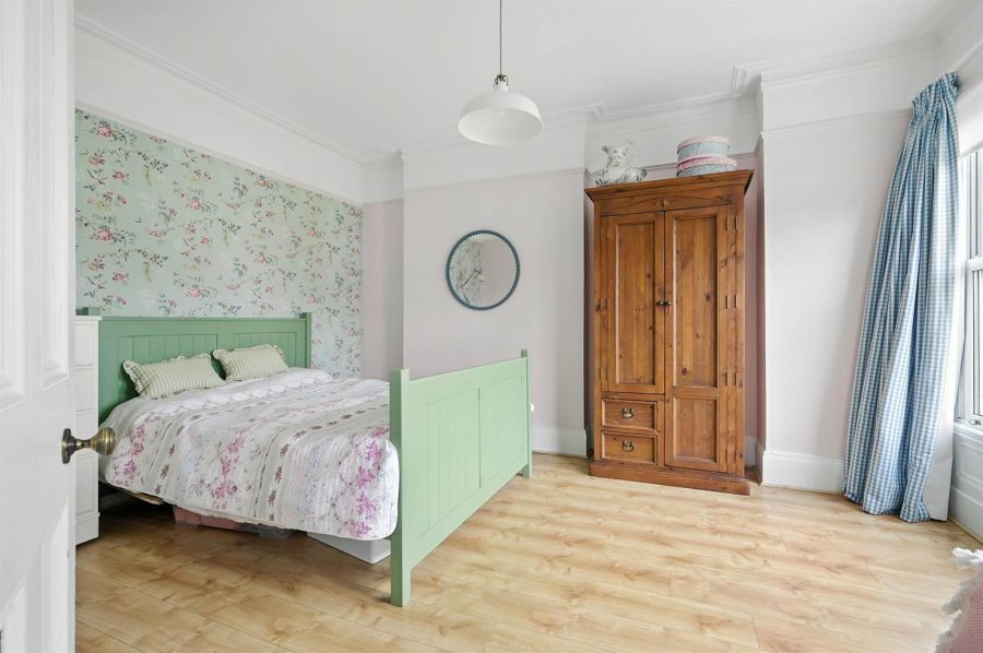 4 Ormiston Gardens