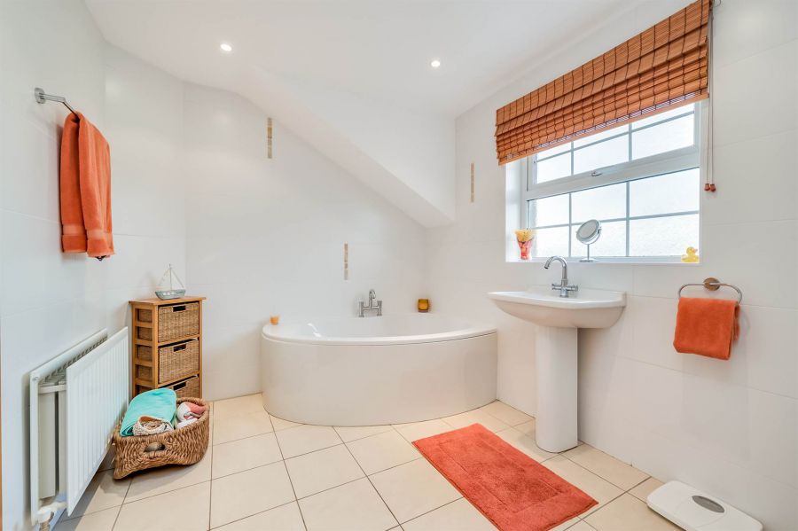 72a Moss Road