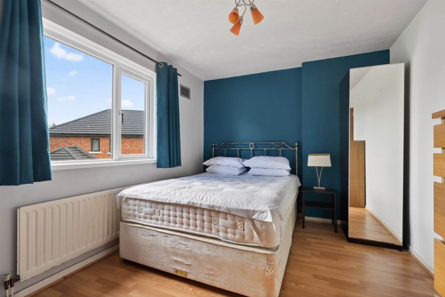 11 Thornhill Parade