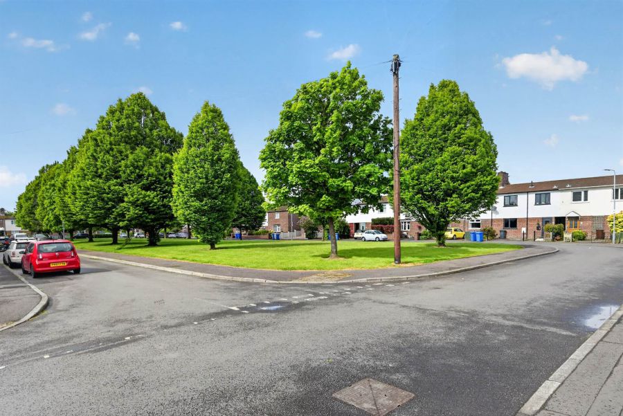 11 Thornhill Parade