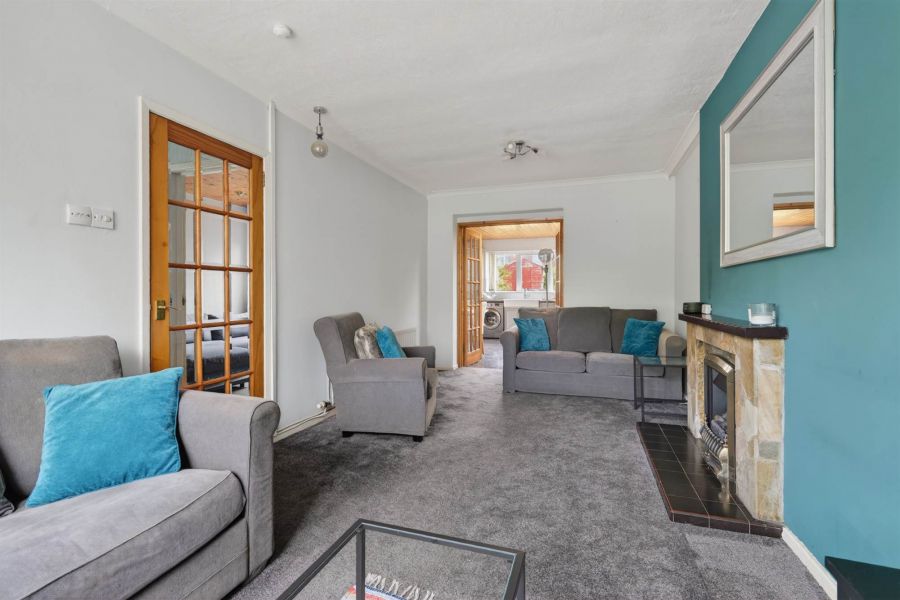 11 Thornhill Parade