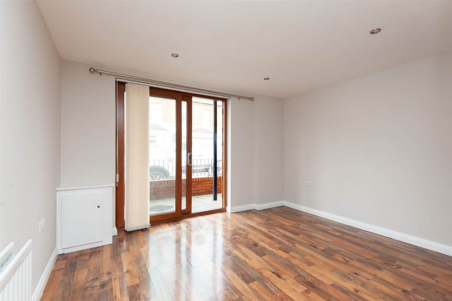 Apt 1 12 Belmont Avenue West