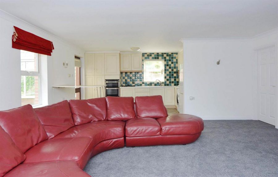 Apt 3 44 Cyprus Avenue