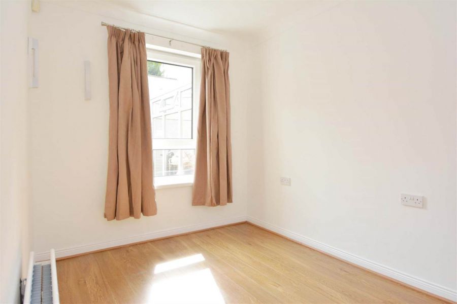 Apt 3 44 Cyprus Avenue