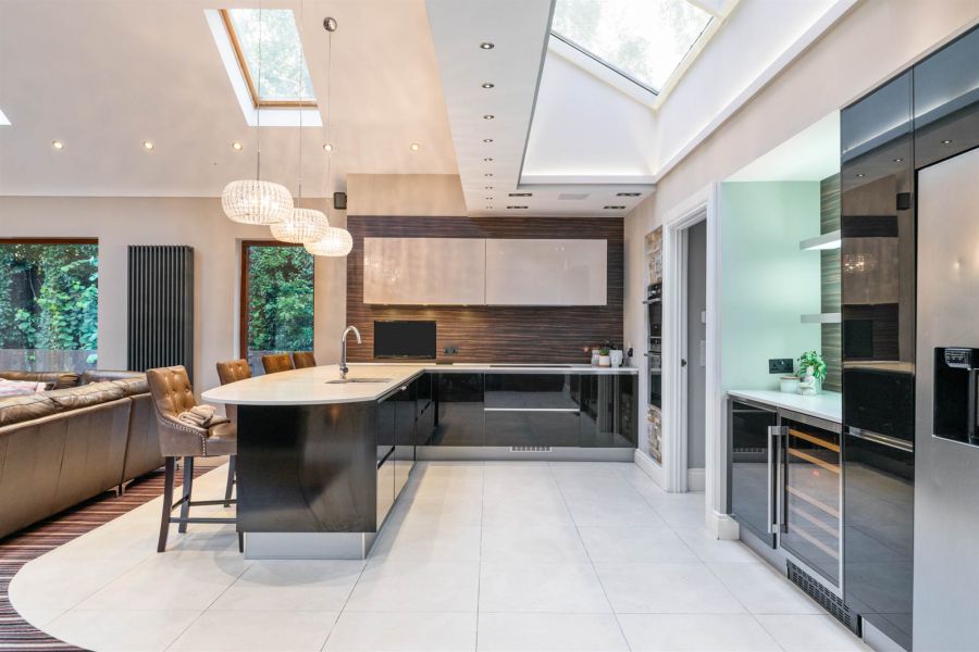 23 Knockdene Park North