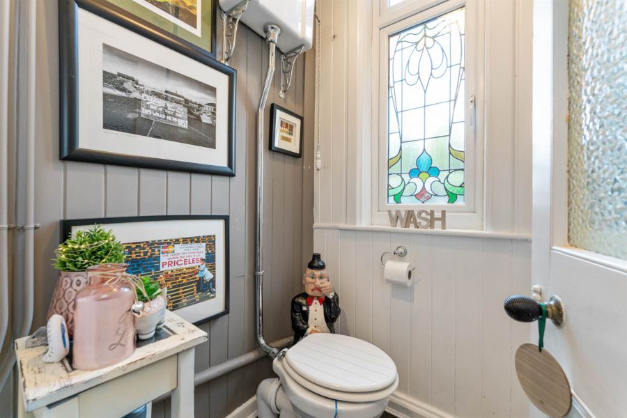 23 Knockdene Park North