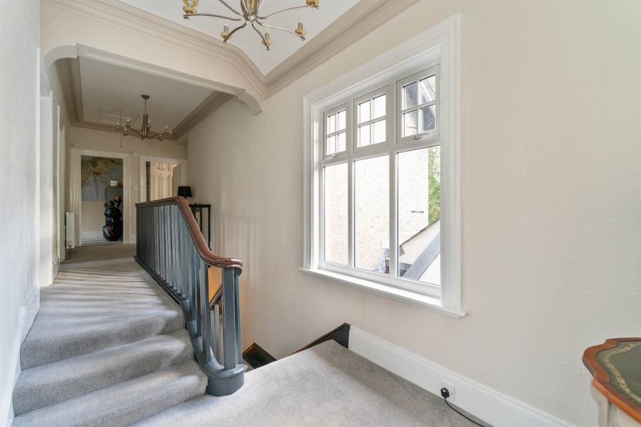 23 Knockdene Park North