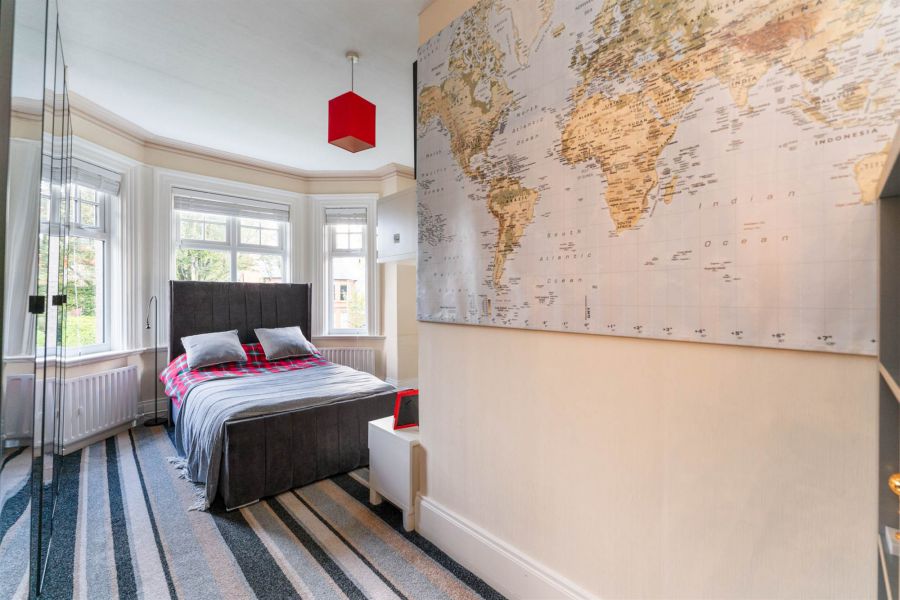 23 Knockdene Park North