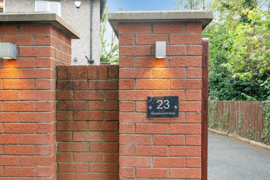 23 Knockdene Park North