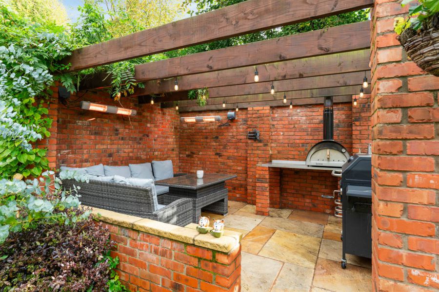 23 Knockdene Park North