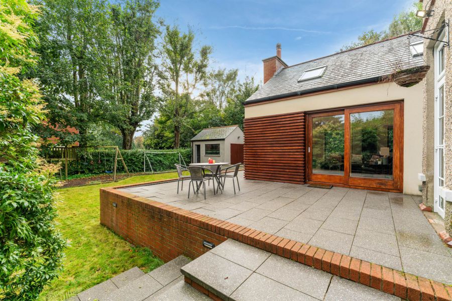 23 Knockdene Park North