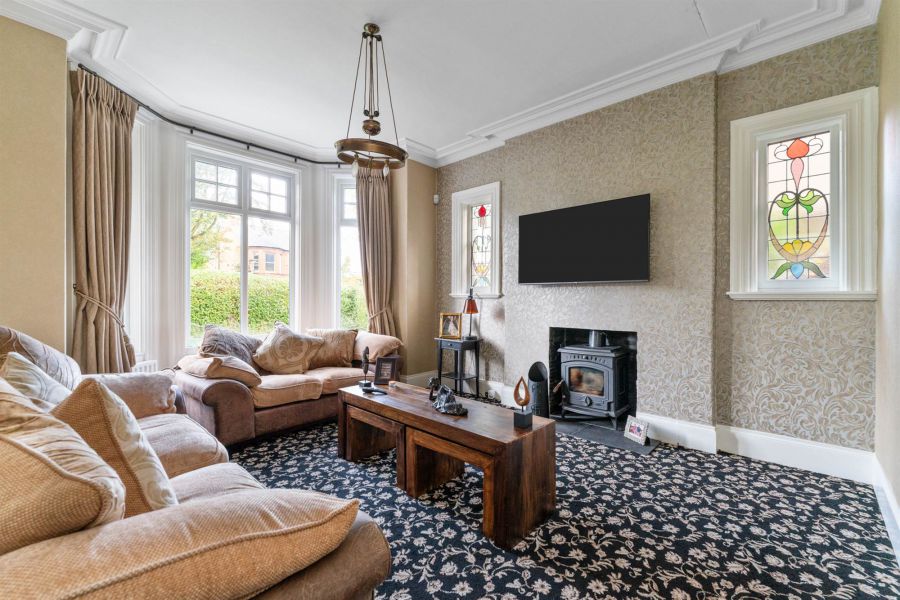 23 Knockdene Park North