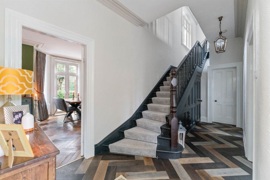 23 Knockdene Park North