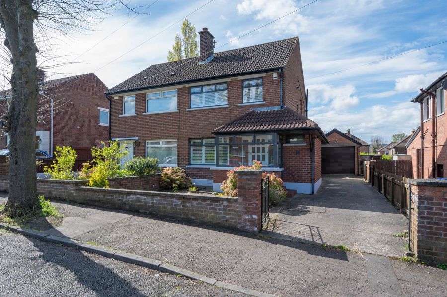 8 Carolhill Park