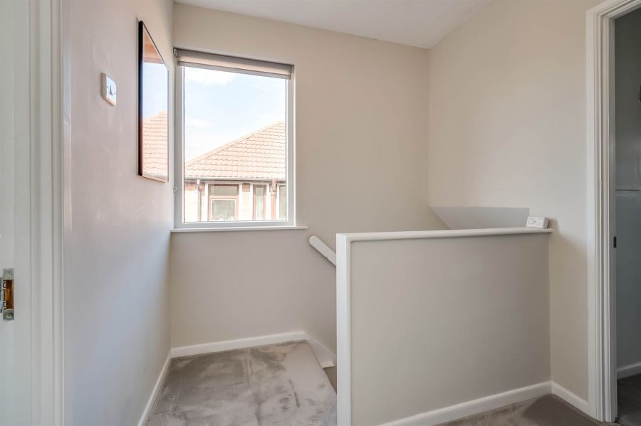 8 Carolhill Park