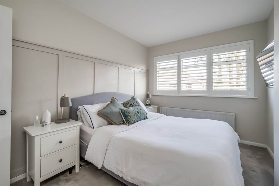 8 Carolhill Park
