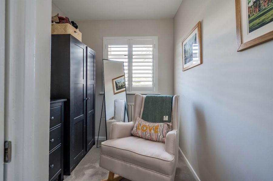 8 Carolhill Park