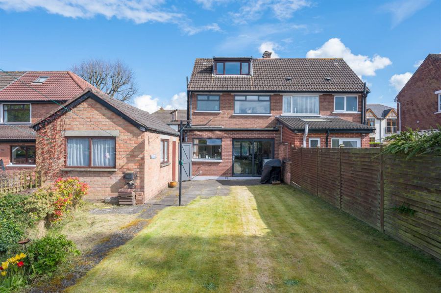 8 Carolhill Park