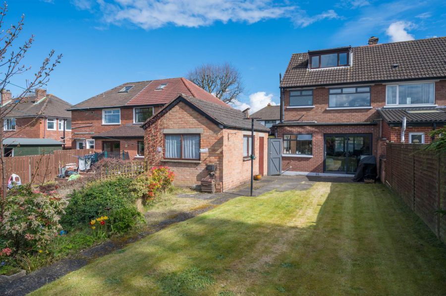 8 Carolhill Park
