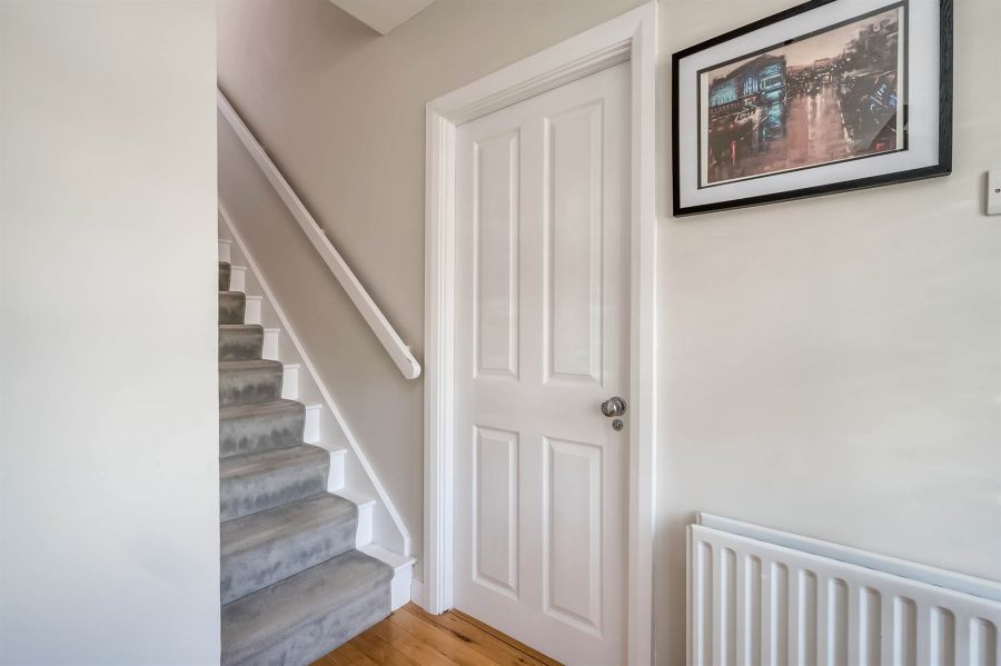 8 Carolhill Park