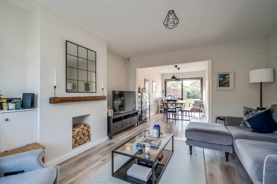 8 Carolhill Park