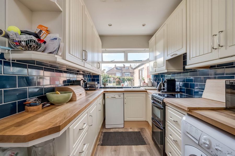 8 Carolhill Park
