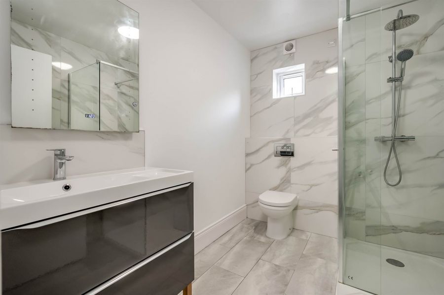 Apt 8, 221 Belmont Road