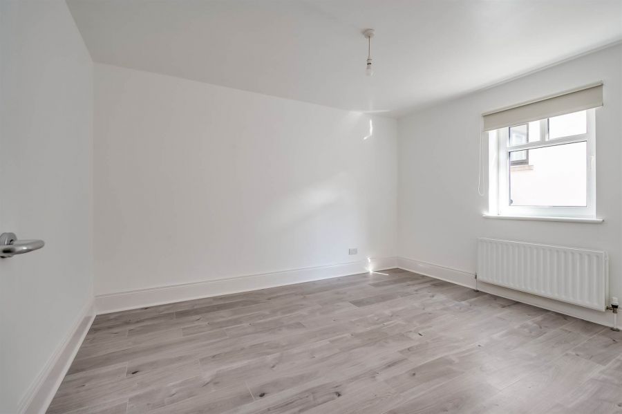 Apt 8, 221 Belmont Road