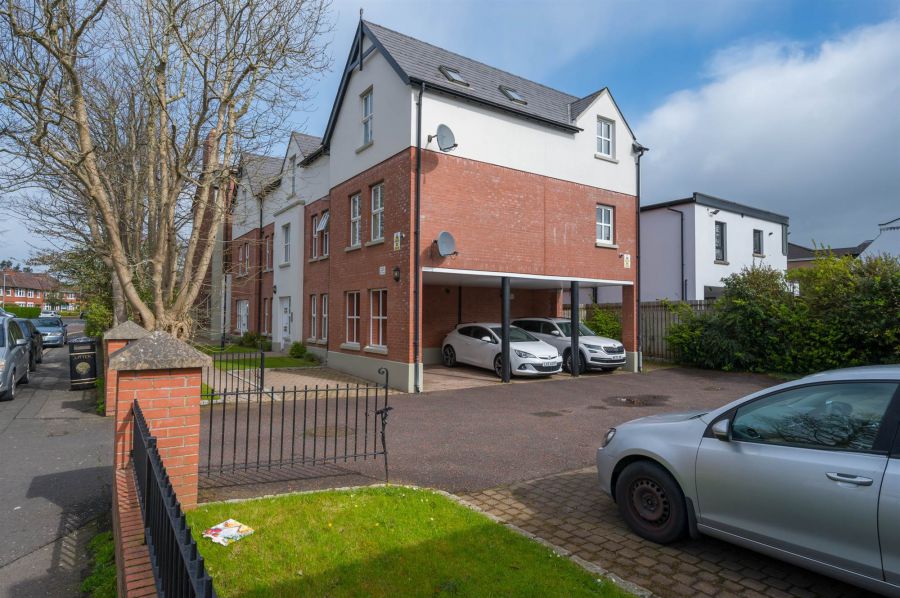 Apt 8, 221 Belmont Road