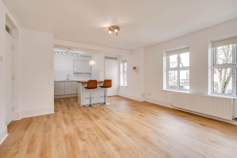 Apt 8, 221 Belmont Road