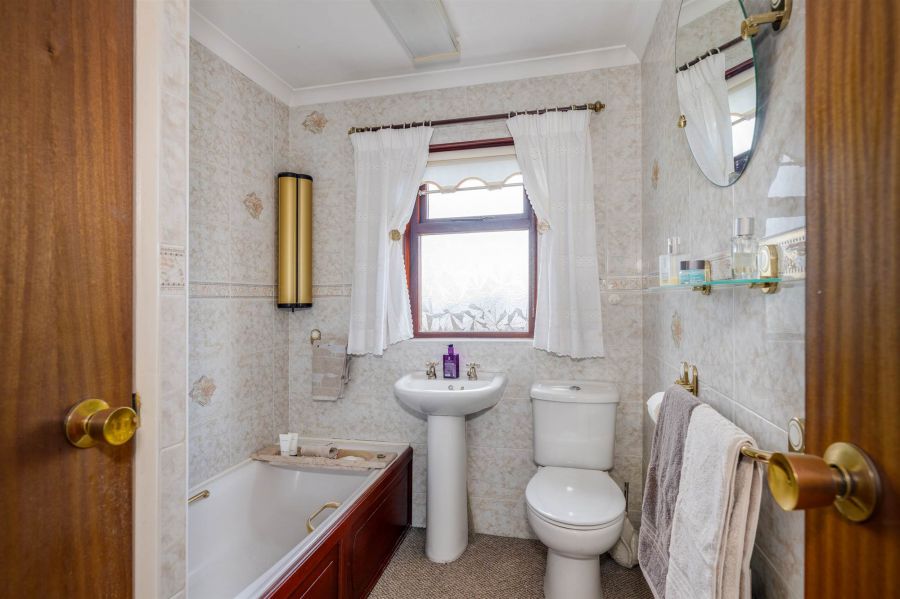 168 Lower Braniel Road