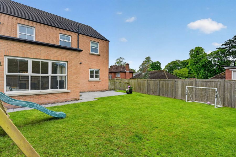 6 Red Hall Lane