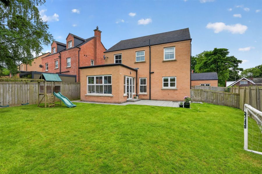 6 Red Hall Lane