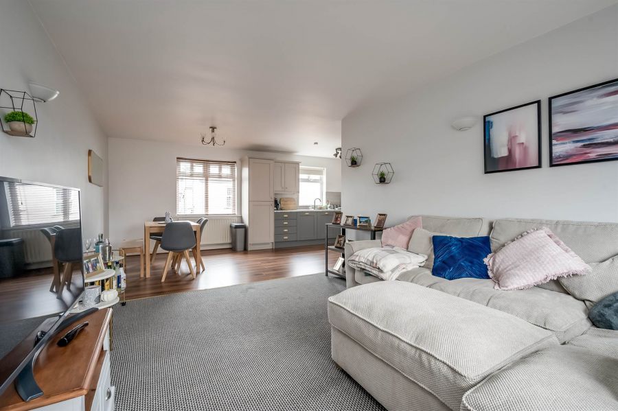 The Manor, Apt 5, 1 Belmont Church Road