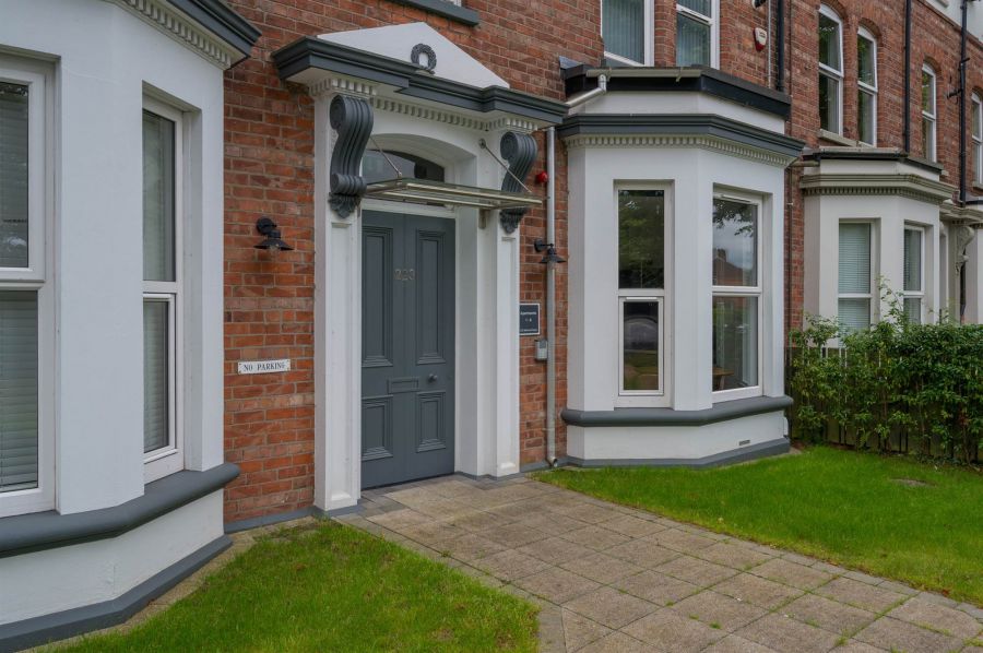 Apt 4, 223 Belmont Road