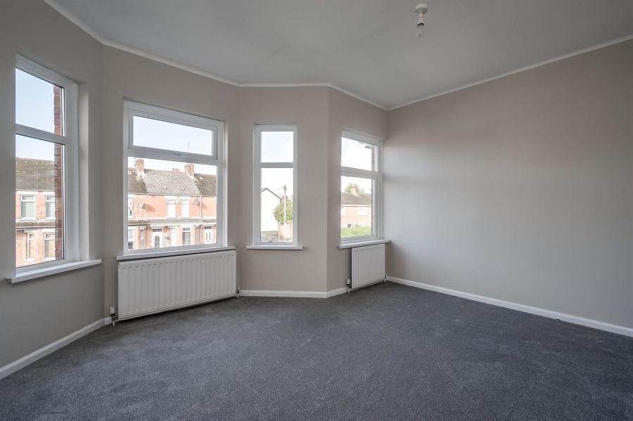 70 Ravenscroft Avenue