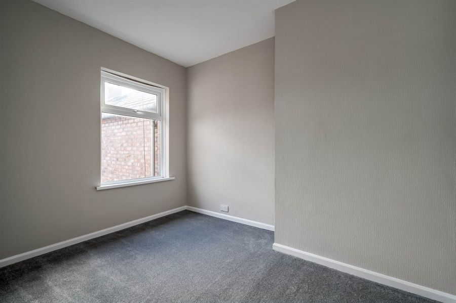 70 Ravenscroft Avenue