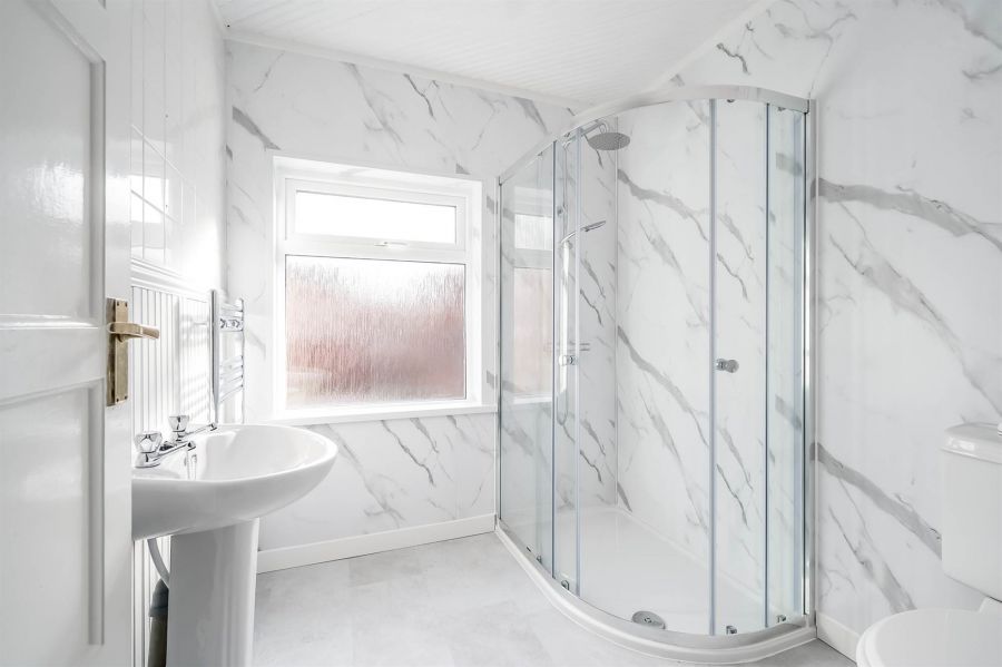 70 Ravenscroft Avenue