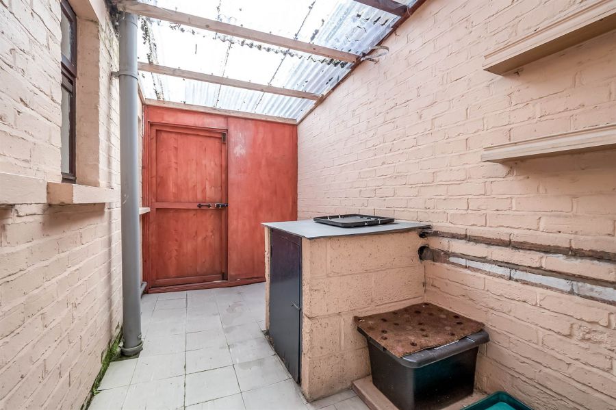 70 Ravenscroft Avenue